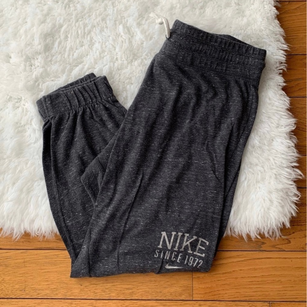 Women’s Nike joggers size medium
